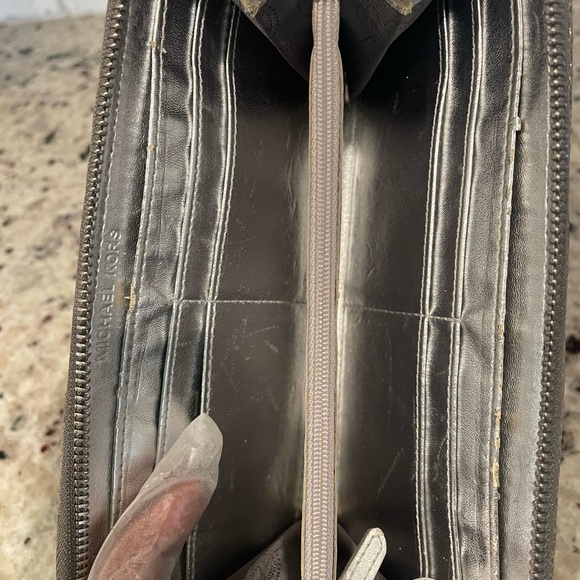 Michael Kors Grey Snakeskin Embossed Wallet - Picture 4 of 6